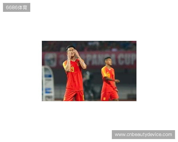 直播吧:邵佳一观摩熊猫杯考察球员,国足可能年底或明年初集中